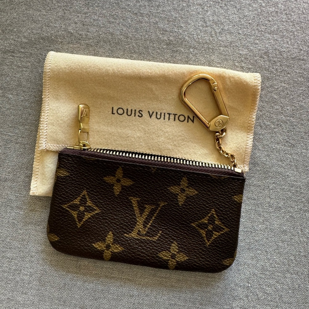 LV Key pouch monogram